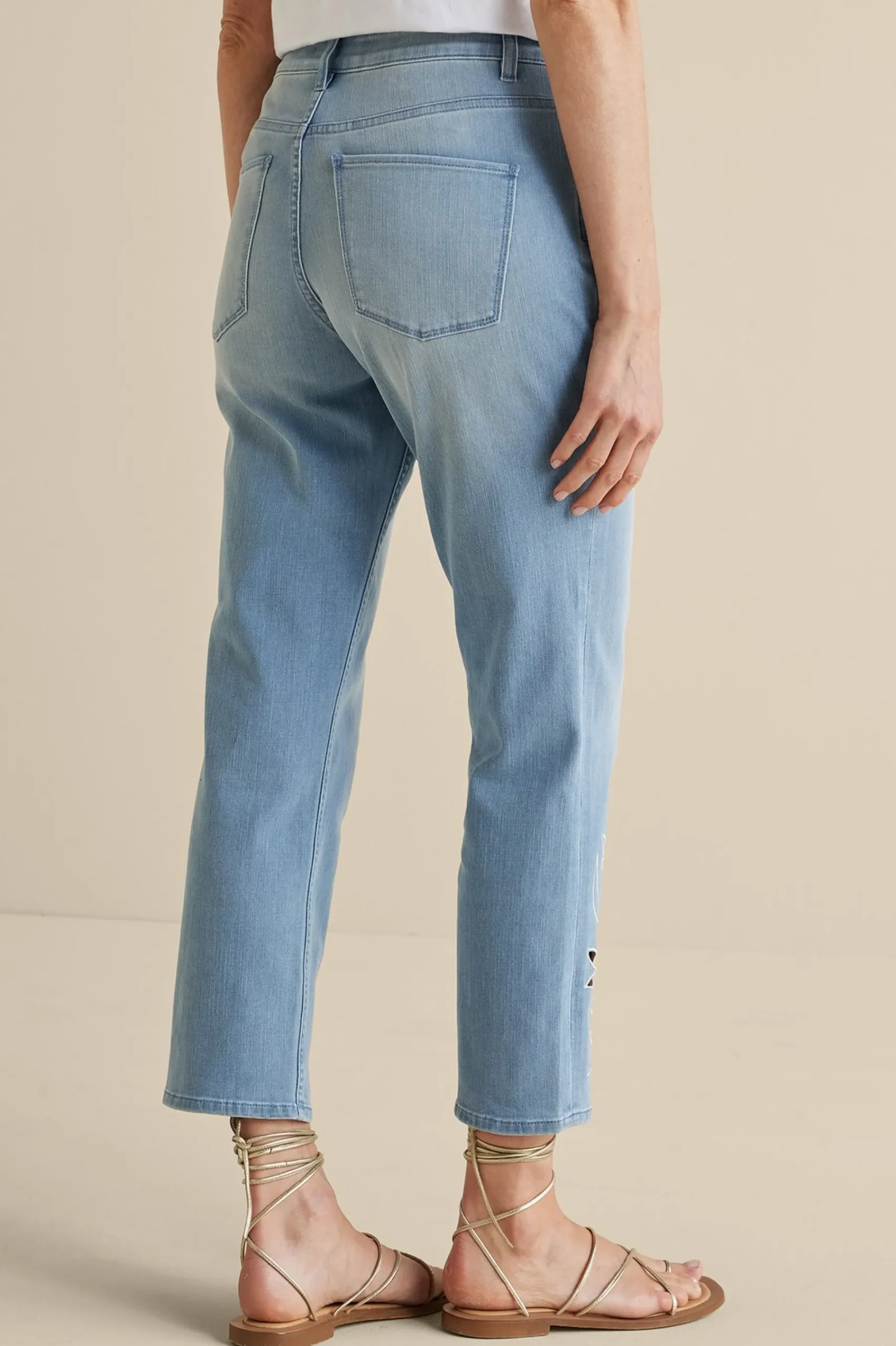 Feminine Flourish|Into The Blues-Soft Surroundings Gail Cropped Jeans Blue Mist Wash