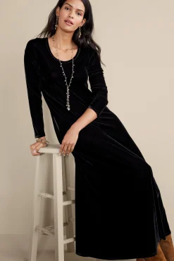Feminine Flourish|EVelvet Styles-Soft Surroundings Santiago Stretch Velvet Dress Black